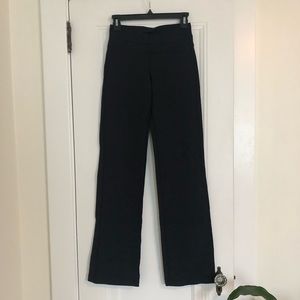 Lululemon NWOT Black Yoga Pants Size 6